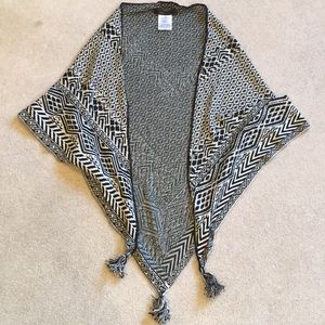 BCBGMaxazria black&white knot scarf/wrap nwot